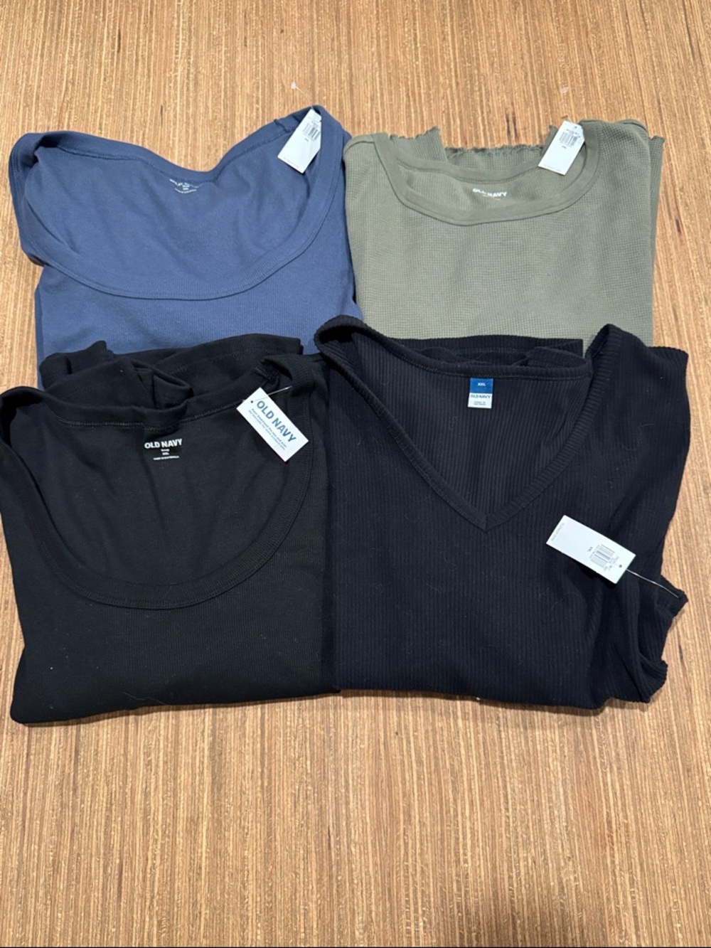 NWT Old Navy Bundle of 4 Women’s Basic Tops